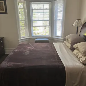 https://victorian-palace-mahogany-room.us-newyorkcity.com